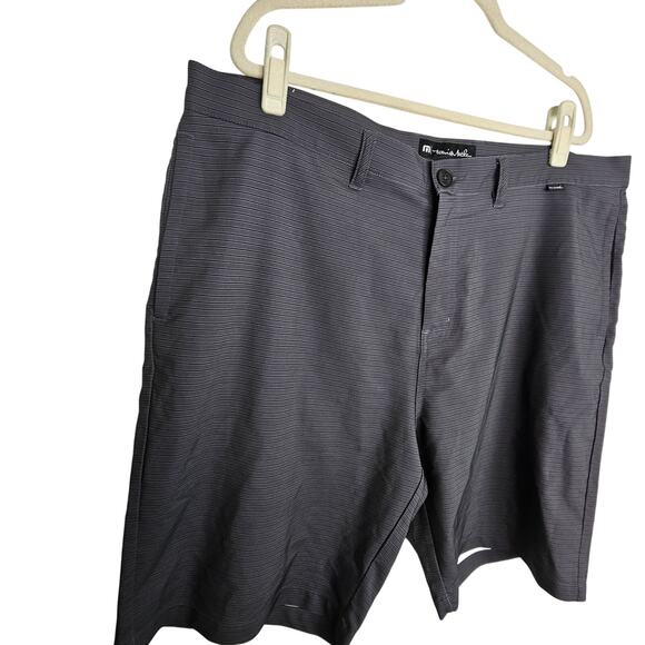 Travis Mathew Shorts Gray Striped Shorts with Pockets Men 40 - Picture 2 of 5